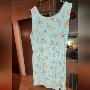 Eddie Bauer XL Rayon light blue floral dress, cute button accent